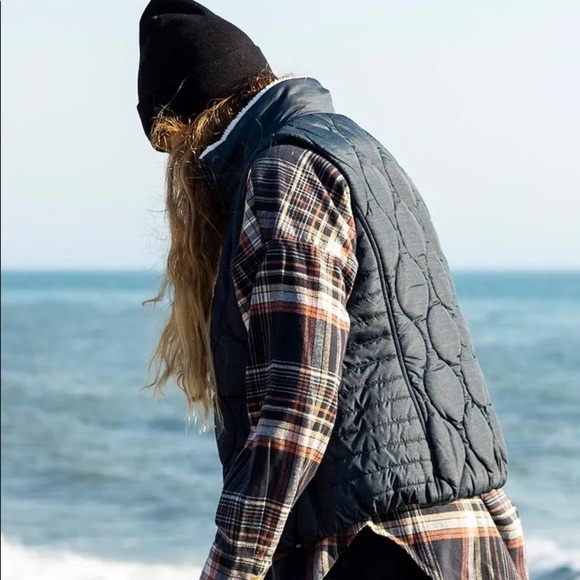 🔆RIP CURL🔆 ANOETA SLEVELESS WINTER VEST - Picture 8 of 16
